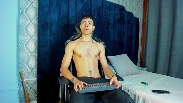 JoshRashfordd online show from March 9, 2025, 12:09 pm