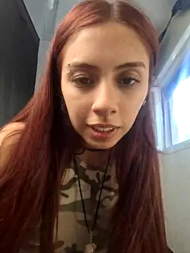 Snapshot of Jazmin-Cerezita chatting on October 5, 2025, 8:07 pm Jazmin-Cerezita online show from October 5, 2025, 8:07 pm