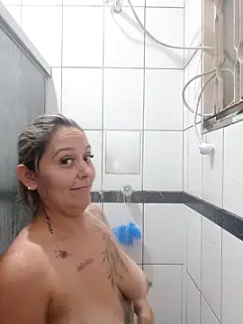 baixinhaloira online show from March 27, 2026, 2:39 am