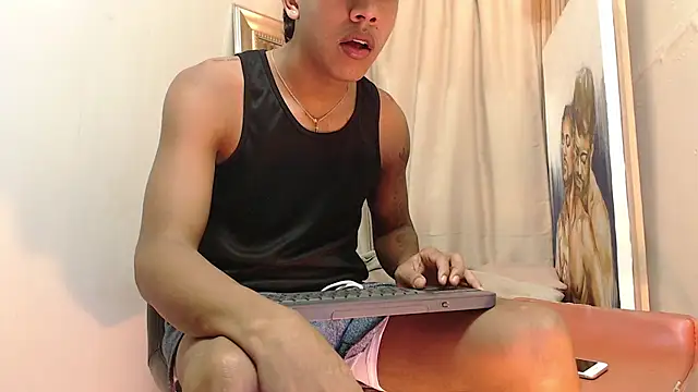 mr stiven  online show from October 15, 2025, 2:33 am