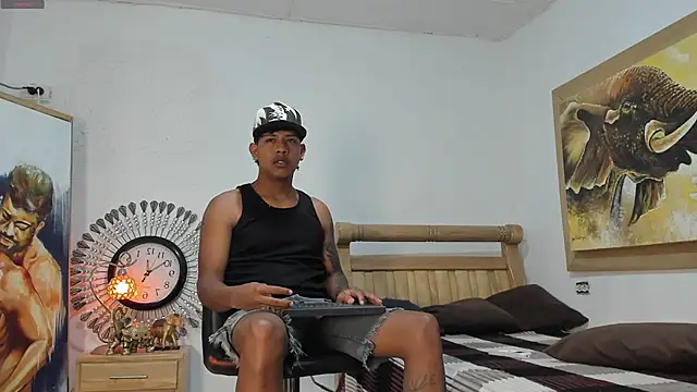 mr stiven  online show from May 5, 2026, 2:52 am