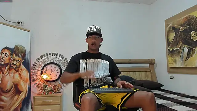 mr stiven  online show from May 7, 2026, 4:29 am