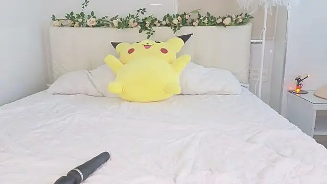 Snapshot of Akina_starr chatting on October 10, 2025, 8:57 am Akina starr online show from October 10, 2025, 8:57 am