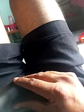 Snapshot of Smarterboytravel chatting on September 9, 2025, 4:23 am Smarterboytravel online show from September 9, 2025, 4:23 am