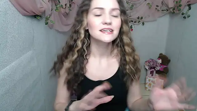 Lina Star S online show from January 3, 2025, 6:33 am