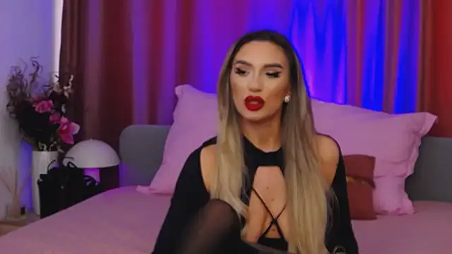 Snapshot of FelyJolie chatting on February 26, 2025, 1:52 pm FelyJolie online show from February 26, 2025, 1:52 pm