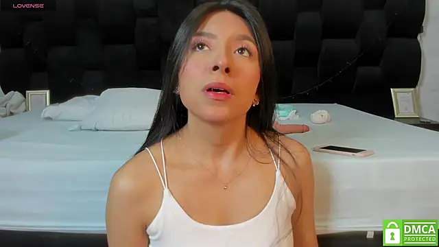 Camila  Gomez online show from January 19, 2025, 12:06 pm