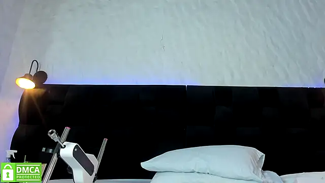 Camila  Gomez online show from November 6, 2025, 12:28 pm