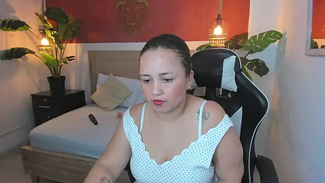 linda rios  online show from December 29, 2024, 7:22 pm