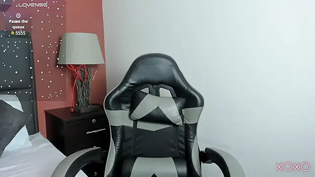 linda rios  online show from March 11, 2026, 2:06 am