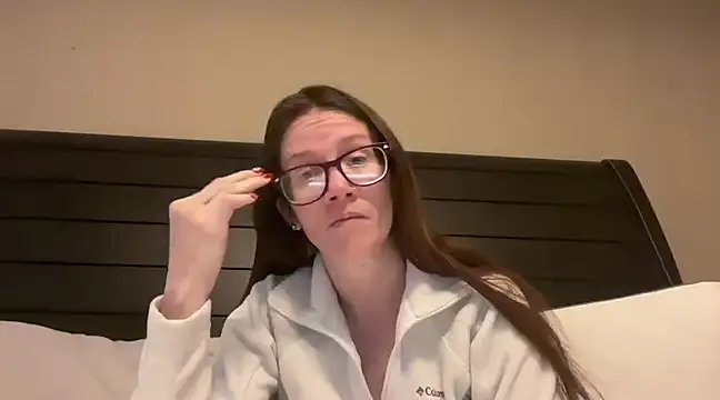 yourstrulylivy69 online show from December 14, 2024, 2:42 pm