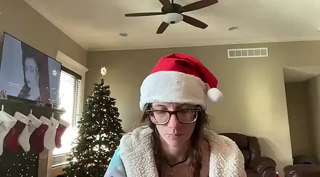 yourstrulylivy69 online show from December 16, 2024, 3:32 pm