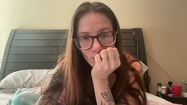 yourstrulylivy69 online show from January 11, 2025, 4:14 pm