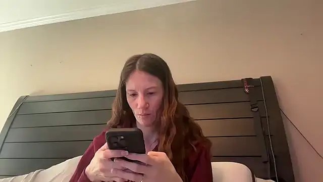 yourstrulylivy69 online show from January 28, 2025, 2:42 pm