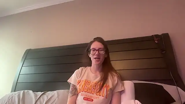 yourstrulylivy69 online show from February 6, 2025, 2:48 pm