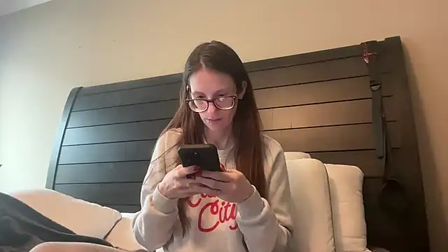 yourstrulylivy69 online show from February 18, 2025, 7:09 pm