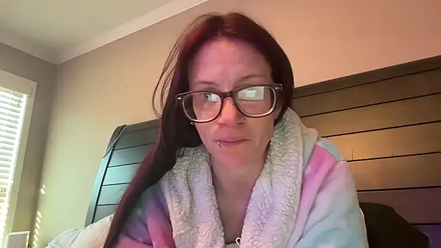 yourstrulylivy69 online show from March 10, 2025, 1:32 pm