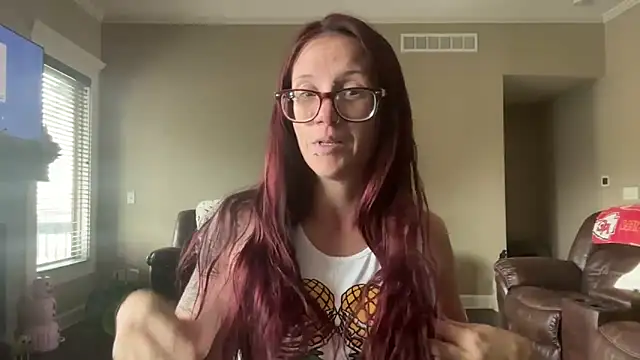 yourstrulylivy69 online show from September 16, 2025, 4:52 pm