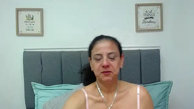 sasi luna online show from February 7, 2025, 9:48 pm