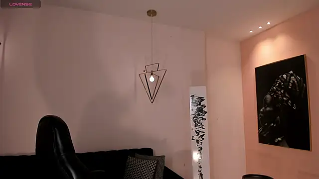 MiaFarrell  online show from October 1, 2025, 7:09 pm