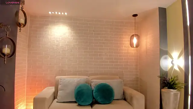 MiaFarrell  online show from March 28, 2026, 11:10 am