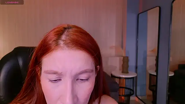 Snapshot of MiaFarrell_ chatting on June 12, 2026, 5:23 pm MiaFarrell online show from June 12, 2026, 5:23 pm