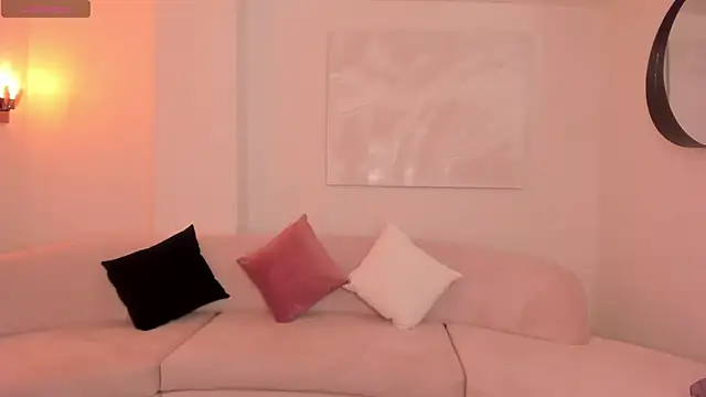 BellaCarteer  online show from January 22, 2025, 11:45 am