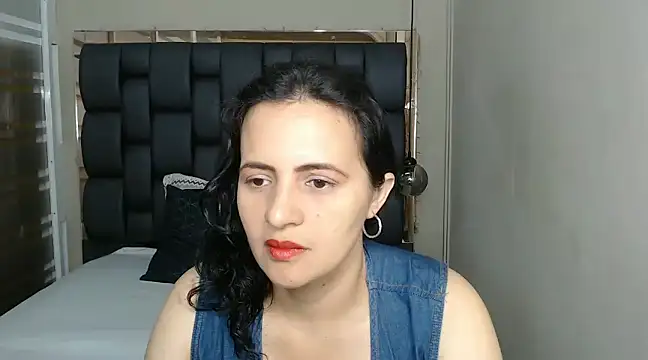 africa holmes online show from January 6, 2025, 12:46 pm
