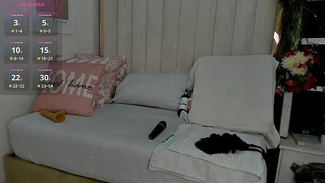 Snapshot of africa_holmes chatting on October 5, 2025, 1:48 am africa holmes online show from October 5, 2025, 1:48 am