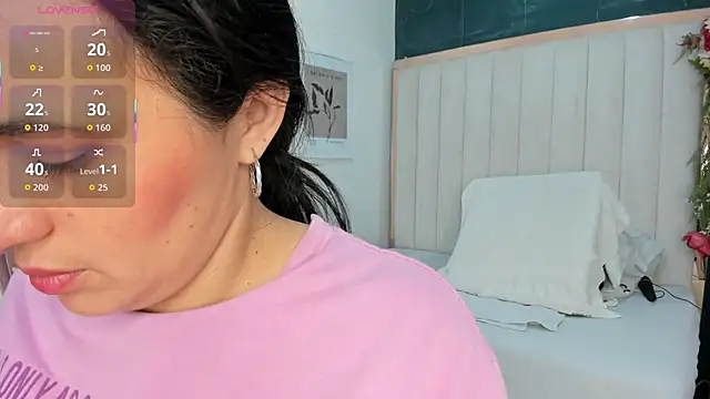 Snapshot of africa_holmes chatting on October 23, 2025, 2:11 am africa holmes online show from October 23, 2025, 2:11 am