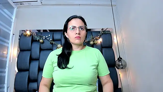 africa holmes online show from December 19, 2025, 2:07 am