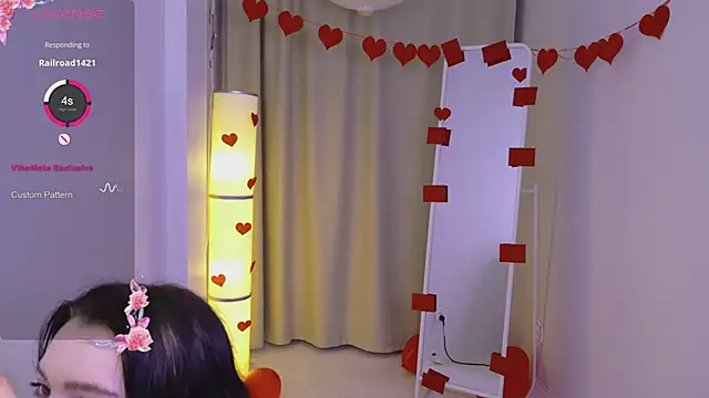 Lana  Cute  online show from February 11, 2025, 11:01 pm