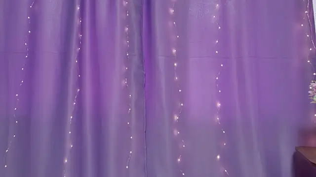 Lana  Cute  online show from May 20, 2026, 2:23 pm