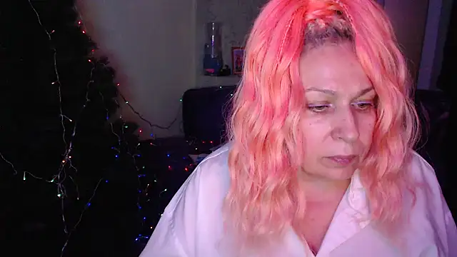 Snapshot of Penelope_Pinky chatting on December 18, 2024, 8:36 pm Penelope Pinky online show from December 18, 2024, 8:36 pm
