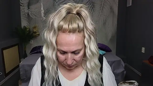 Snapshot of Penelope_Pinky chatting on December 24, 2024, 7:55 pm Penelope Pinky online show from December 24, 2024, 7:55 pm