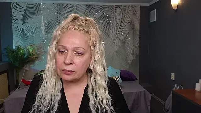 Snapshot of Penelope_Pinky chatting on December 25, 2024, 4:43 pm Penelope Pinky online show from December 25, 2024, 4:43 pm