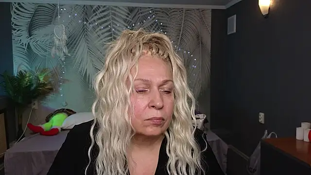 Snapshot of Penelope_Pinky chatting on December 25, 2024, 7:45 pm Penelope Pinky online show from December 25, 2024, 7:45 pm