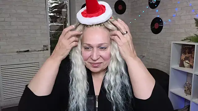 Snapshot of Penelope_Pinky chatting on December 26, 2024, 5:40 pm Penelope Pinky online show from December 26, 2024, 5:40 pm