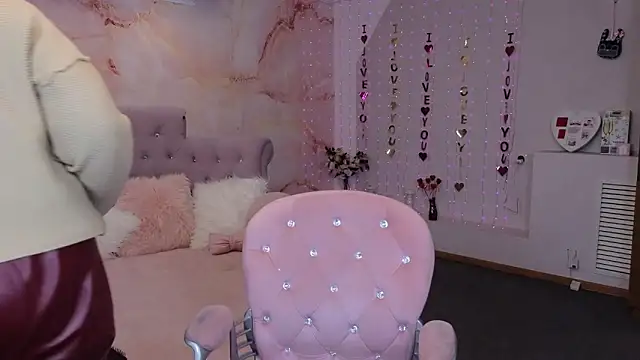 Snapshot of Penelope_Pinky chatting on March 14, 2025, 8:38 pm Penelope Pinky online show from March 14, 2025, 8:38 pm