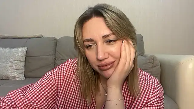 VickyLove047 online show from November 15, 2025, 6:15 pm