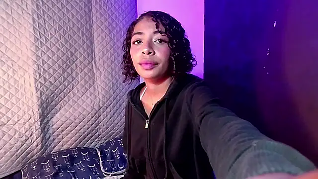 Snapshot of anais_tgn chatting on February 19, 2025, 6:00 pm anais tgn online show from February 19, 2025, 6:00 pm