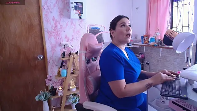 LucyanaSilva online show from August 4, 2026, 4:53 pm
