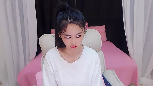 CN-Babycat online show from November 12, 2025, 2:23 am