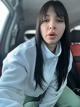 JulliaVegas online show from March 4, 2026, 1:33 am