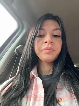 JulliaVegas online show from May 3, 2026, 1:11 am