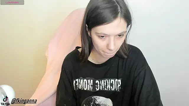 DarkWillow228 online show from February 17, 2025, 3:47 am