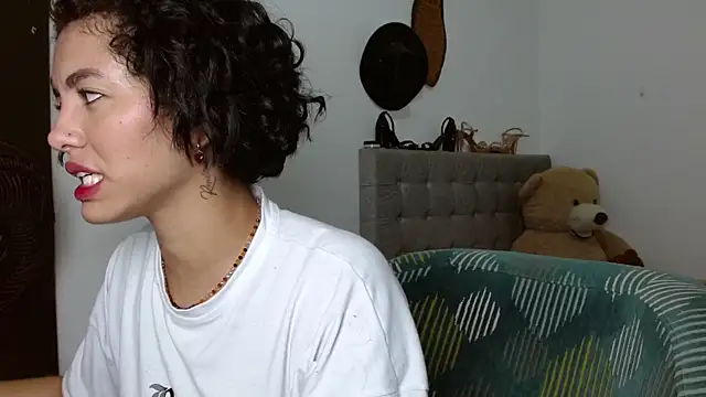 Sexy Lia  online show from April 28, 2026, 2:10 am