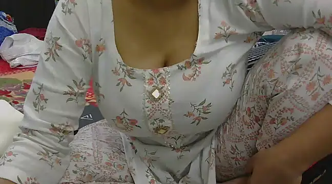 Snapshot of chavi_12 chatting on January 22, 2025, 5:28 pm chavi 12 online show from January 22, 2025, 5:28 pm