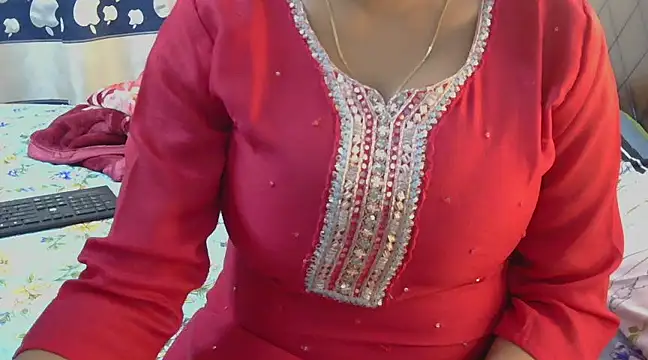 Snapshot of chavi_12 chatting on February 20, 2025, 5:40 pm chavi 12 online show from February 20, 2025, 5:40 pm