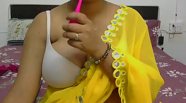 Snapshot of chavi_12 chatting on March 1, 2025, 7:15 pm chavi 12 online show from March 1, 2025, 7:15 pm